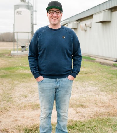 Sheldon Dyck manages a large scale hog farm and believes in investing in his people. Hog farmers are invested where they live and work, creating jobs and economic opportunity.
